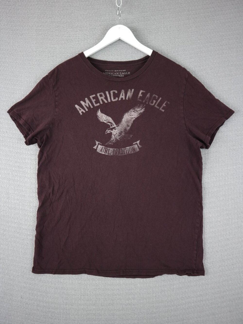 American Eagle Outfitters Graphic Tee Burgundy Mens XL Athletic Fit